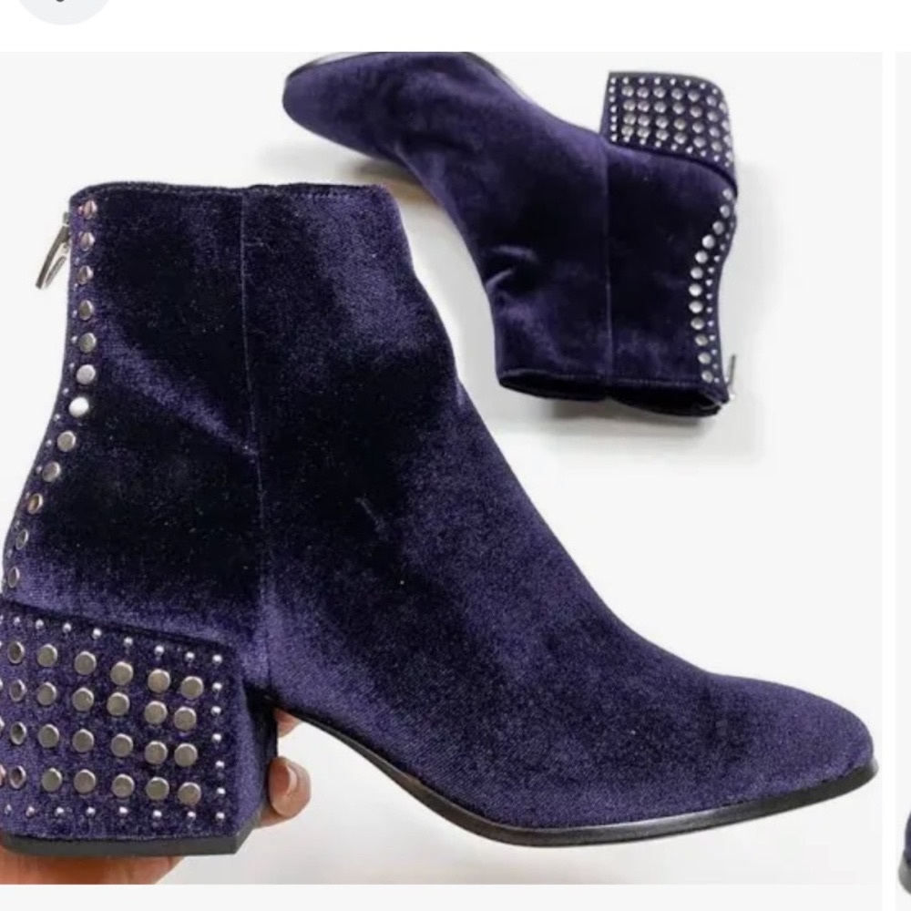 Dolce Vita Women's Mazey Navy Velvet Ankle Boots Size 8 New No box
